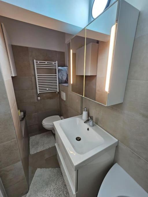 Affordable Suite In Vienna'S Hotpoint エクステリア 写真