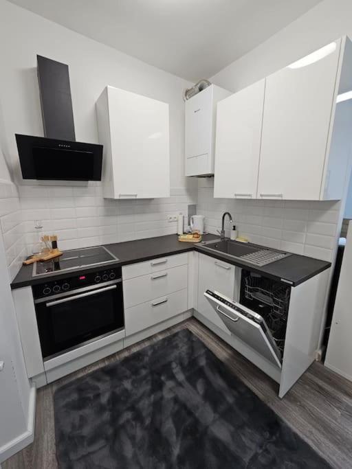 Affordable Suite In Vienna'S Hotpoint エクステリア 写真